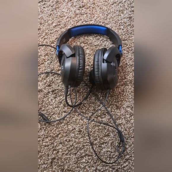 Turtle Beach Headset - Picture 1 of 5